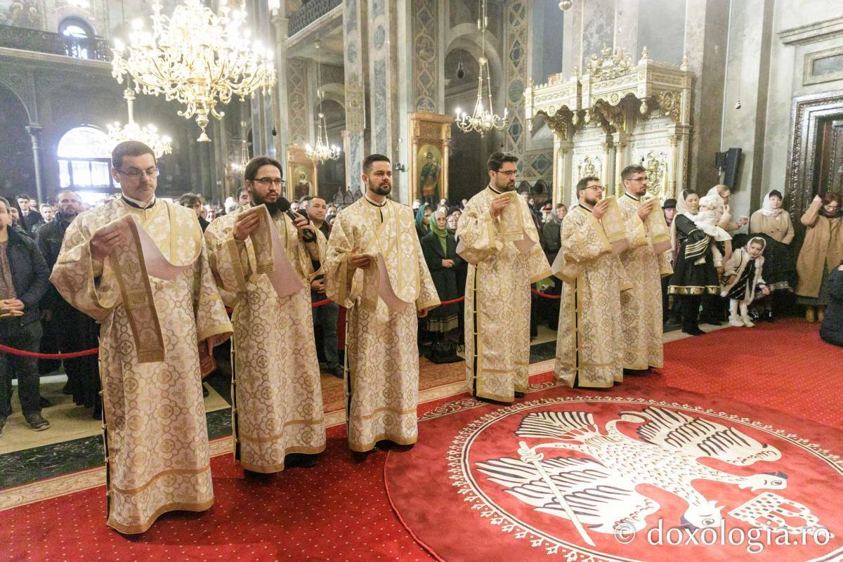 Liturghie arhierească la Catedrala Mitropolitană din Iași  în cinstea Sfinților Trei Ierarhi / Foto: pr. Silviu Cluci